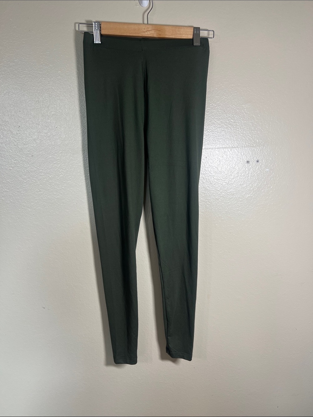 Zenana Outfitters Olive Green High-Rise Leggings